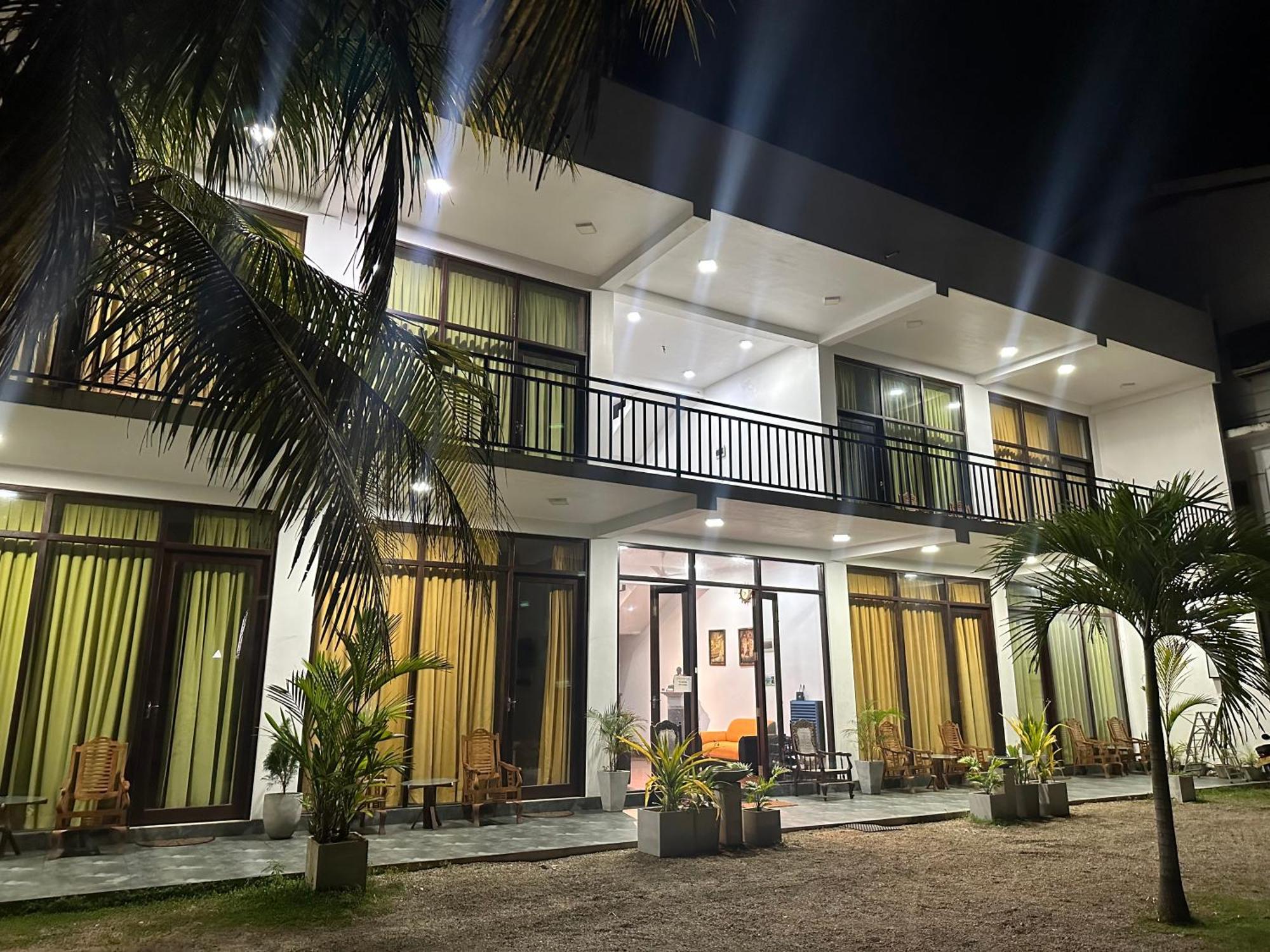 Jayaa Beach Talpe Esterno foto